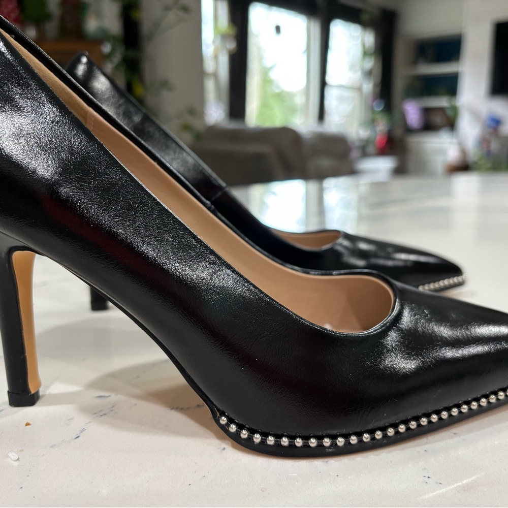 Elegant Black Women's Heels - Picture 4 of 6